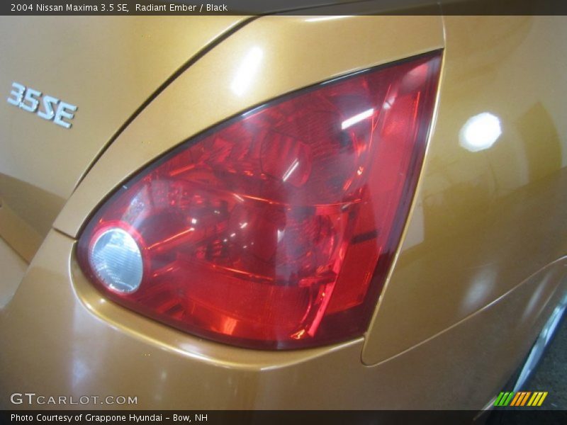 Radiant Ember / Black 2004 Nissan Maxima 3.5 SE