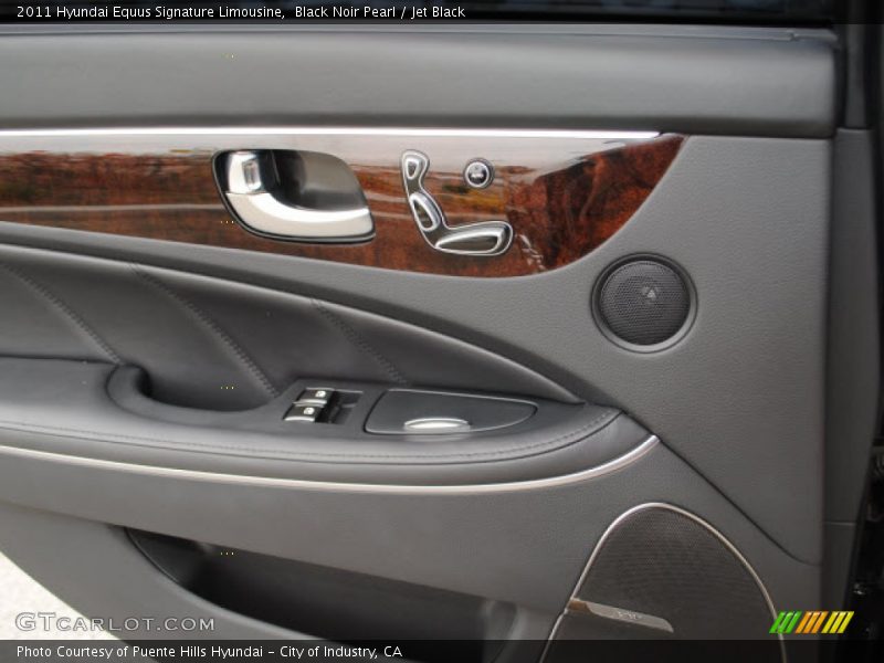 Black Noir Pearl / Jet Black 2011 Hyundai Equus Signature Limousine