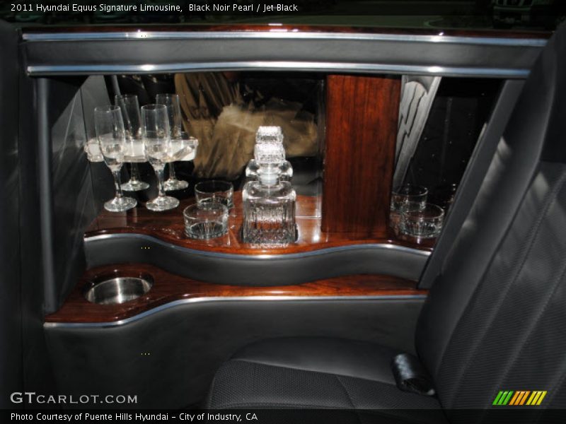 Black Noir Pearl / Jet Black 2011 Hyundai Equus Signature Limousine