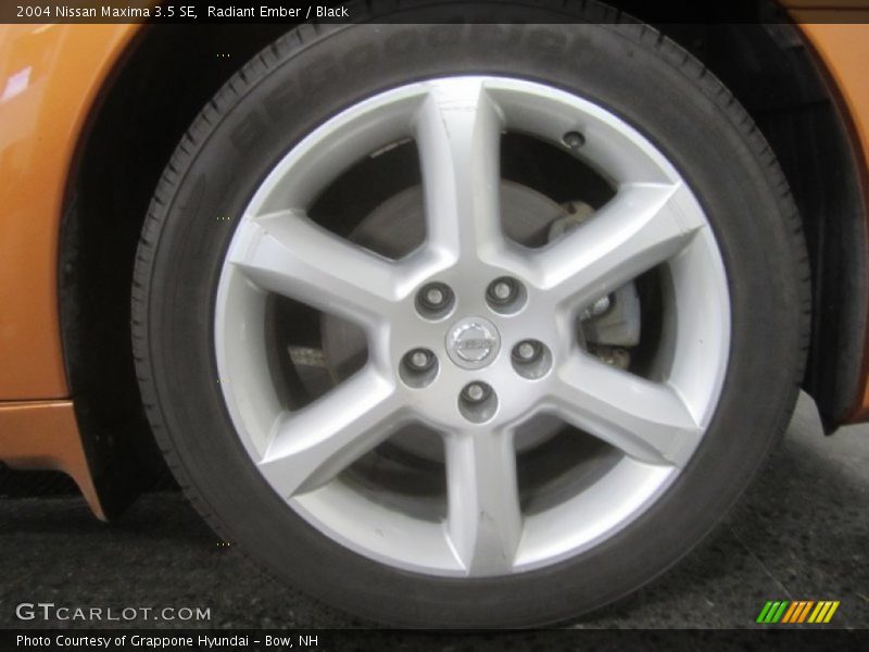 Radiant Ember / Black 2004 Nissan Maxima 3.5 SE