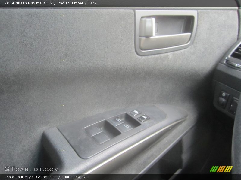 Radiant Ember / Black 2004 Nissan Maxima 3.5 SE
