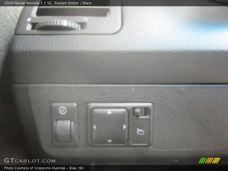 Radiant Ember / Black 2004 Nissan Maxima 3.5 SE