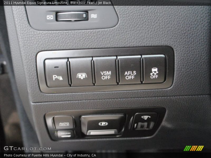 Controls of 2011 Equus Signature Limousine