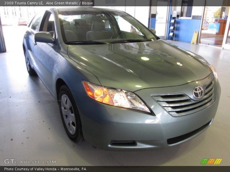 Aloe Green Metallic / Bisque 2009 Toyota Camry LE