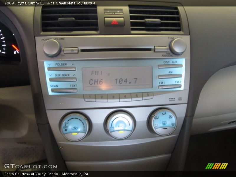 Aloe Green Metallic / Bisque 2009 Toyota Camry LE