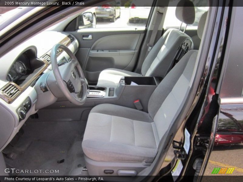  2005 Montego Luxury Shale Interior
