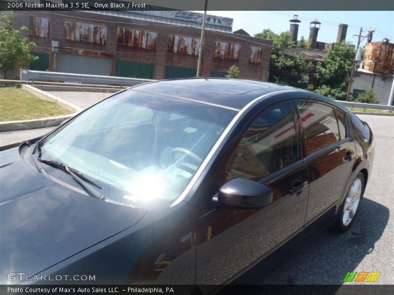 Onyx Black / Frost 2006 Nissan Maxima 3.5 SE