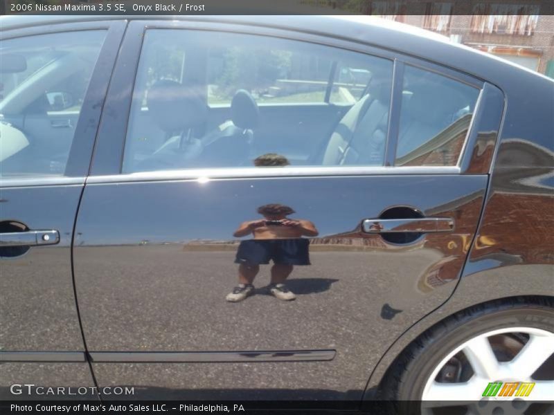 Onyx Black / Frost 2006 Nissan Maxima 3.5 SE