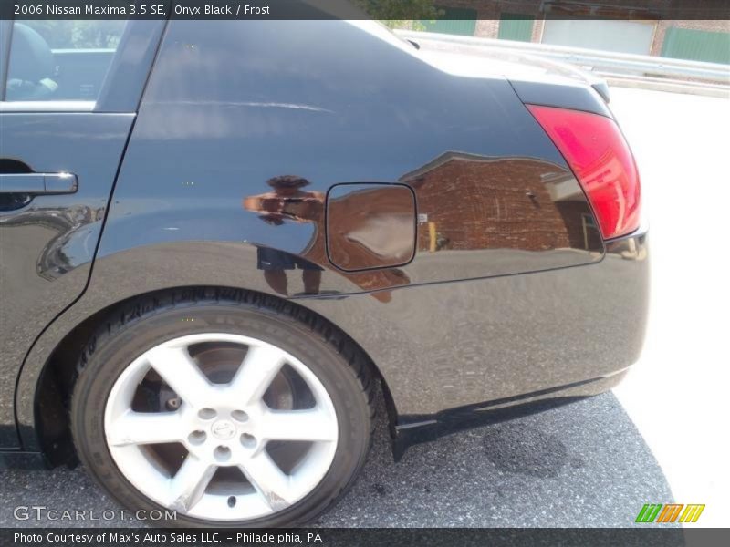 Onyx Black / Frost 2006 Nissan Maxima 3.5 SE