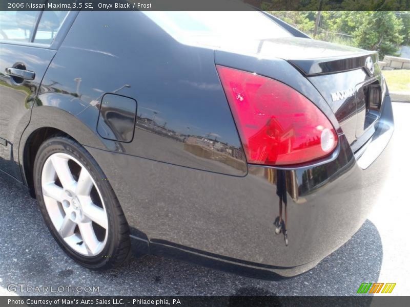 Onyx Black / Frost 2006 Nissan Maxima 3.5 SE