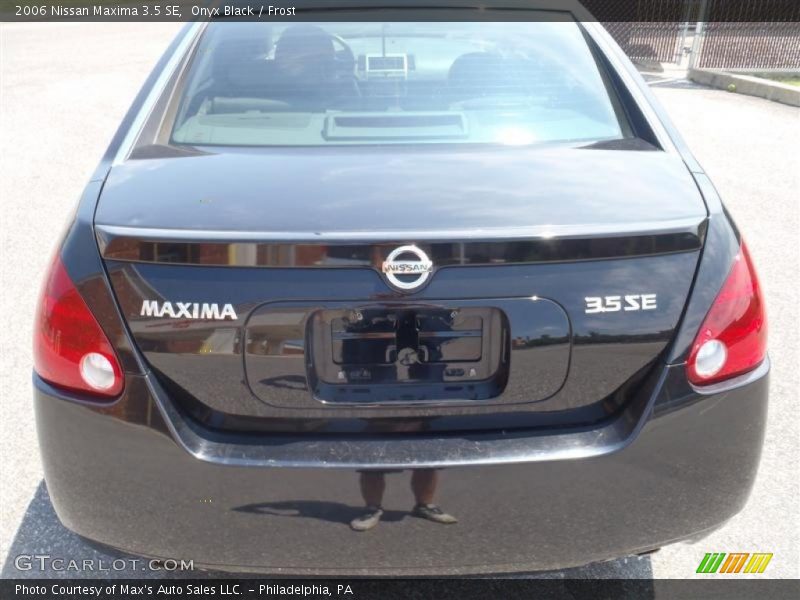 Onyx Black / Frost 2006 Nissan Maxima 3.5 SE