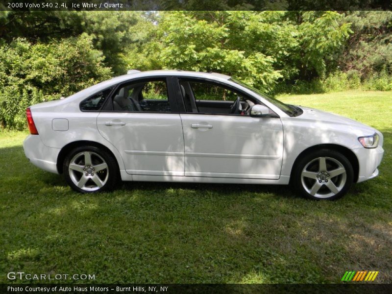 Ice White / Quartz 2008 Volvo S40 2.4i
