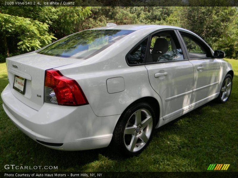 Ice White / Quartz 2008 Volvo S40 2.4i