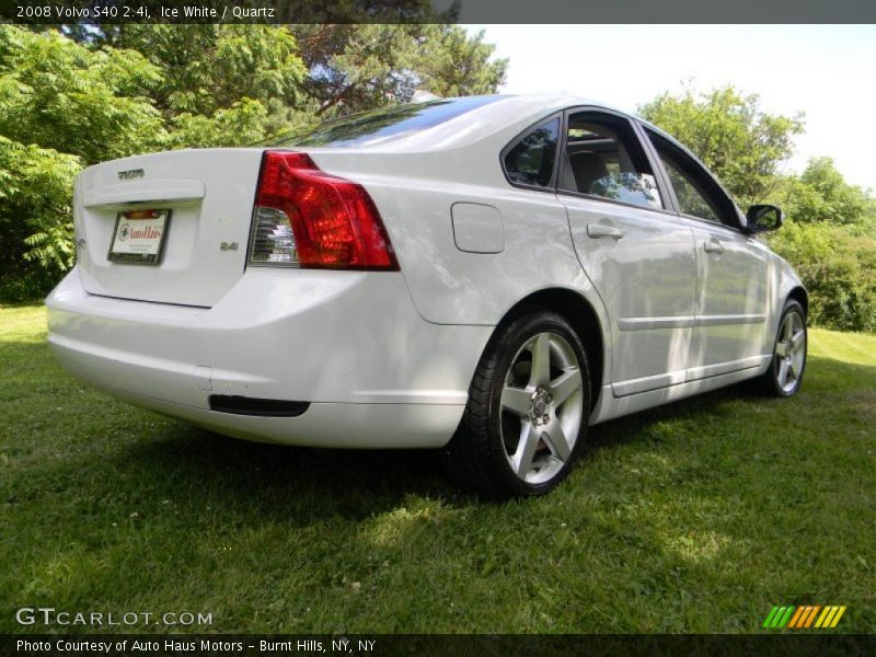Ice White / Quartz 2008 Volvo S40 2.4i