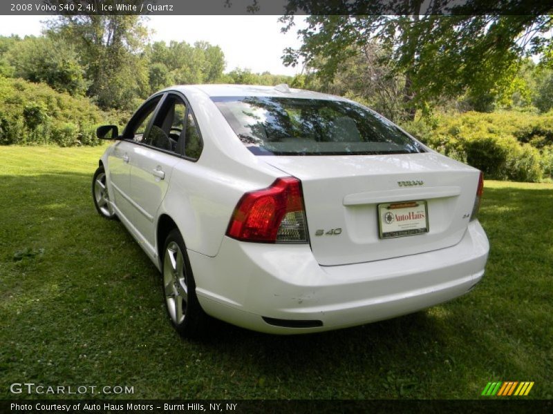 Ice White / Quartz 2008 Volvo S40 2.4i