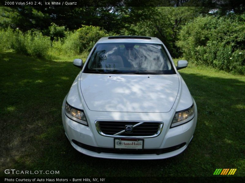 Ice White / Quartz 2008 Volvo S40 2.4i