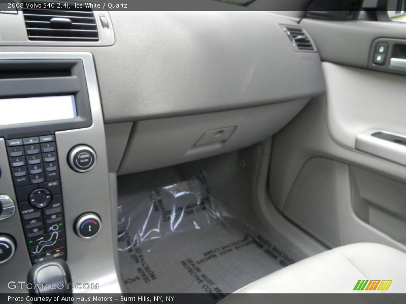 Ice White / Quartz 2008 Volvo S40 2.4i