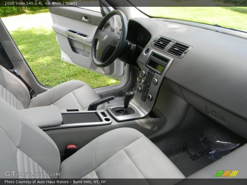  2008 S40 2.4i Quartz Interior