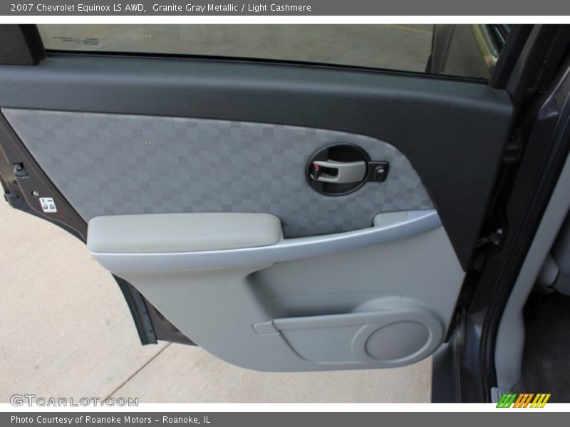 Granite Gray Metallic / Light Cashmere 2007 Chevrolet Equinox LS AWD