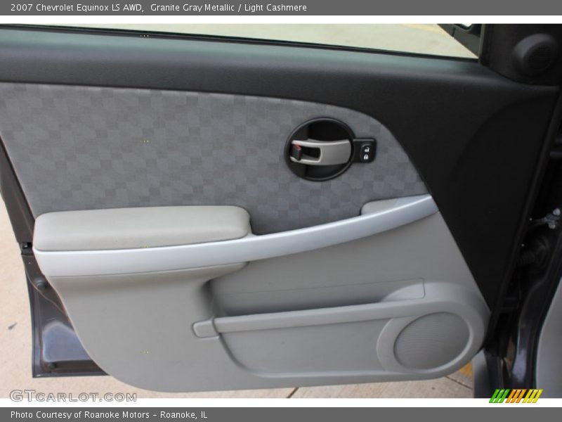 Granite Gray Metallic / Light Cashmere 2007 Chevrolet Equinox LS AWD