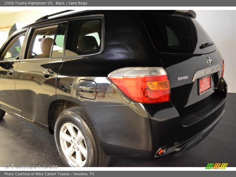 Black / Sand Beige 2009 Toyota Highlander V6