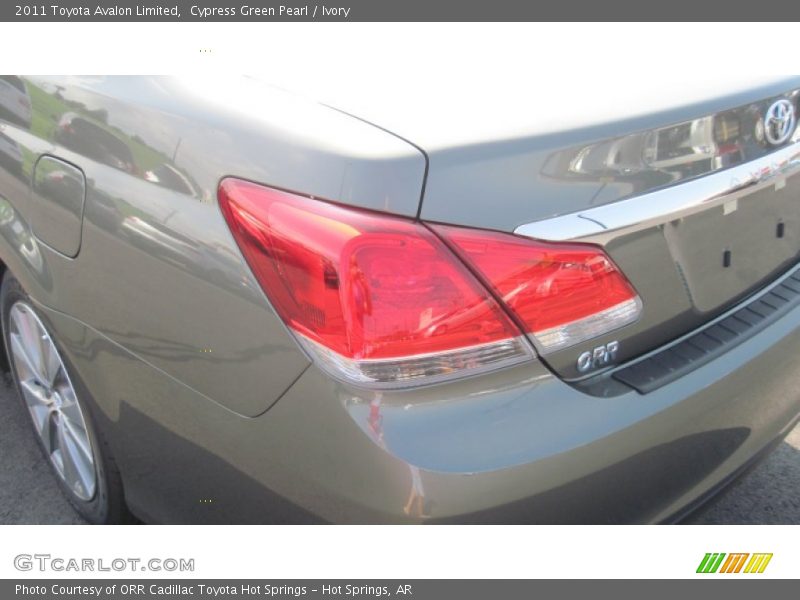 Cypress Green Pearl / Ivory 2011 Toyota Avalon Limited