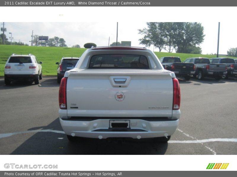 White Diamond Tricoat / Cashmere/Cocoa 2011 Cadillac Escalade EXT Luxury AWD
