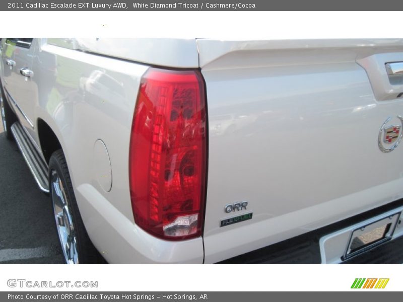 White Diamond Tricoat / Cashmere/Cocoa 2011 Cadillac Escalade EXT Luxury AWD