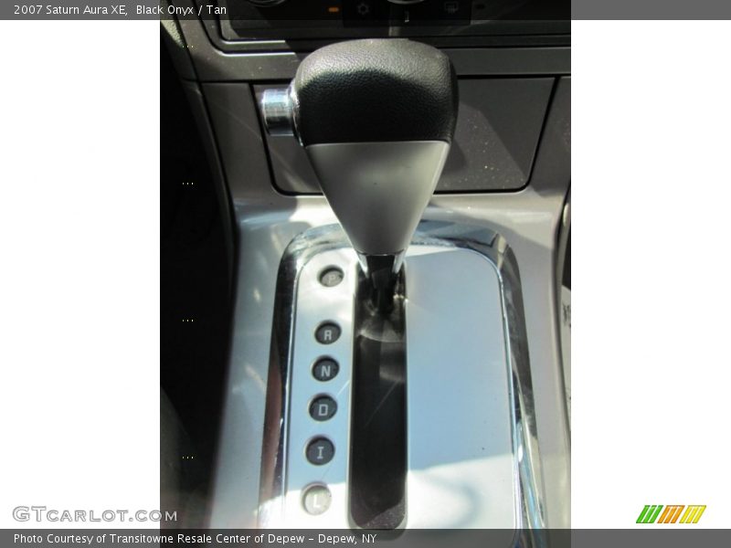 Black Onyx / Tan 2007 Saturn Aura XE
