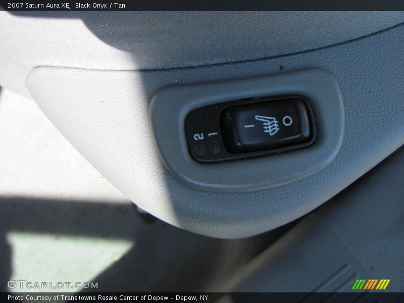 Black Onyx / Tan 2007 Saturn Aura XE