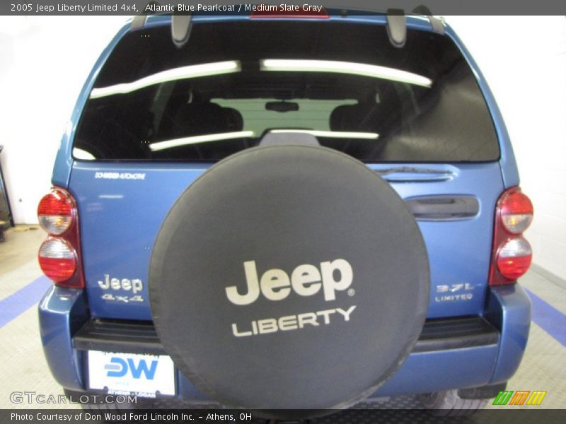 Atlantic Blue Pearlcoat / Medium Slate Gray 2005 Jeep Liberty Limited 4x4