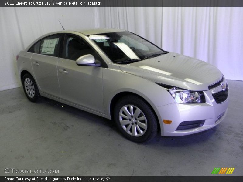 Silver Ice Metallic / Jet Black 2011 Chevrolet Cruze LT