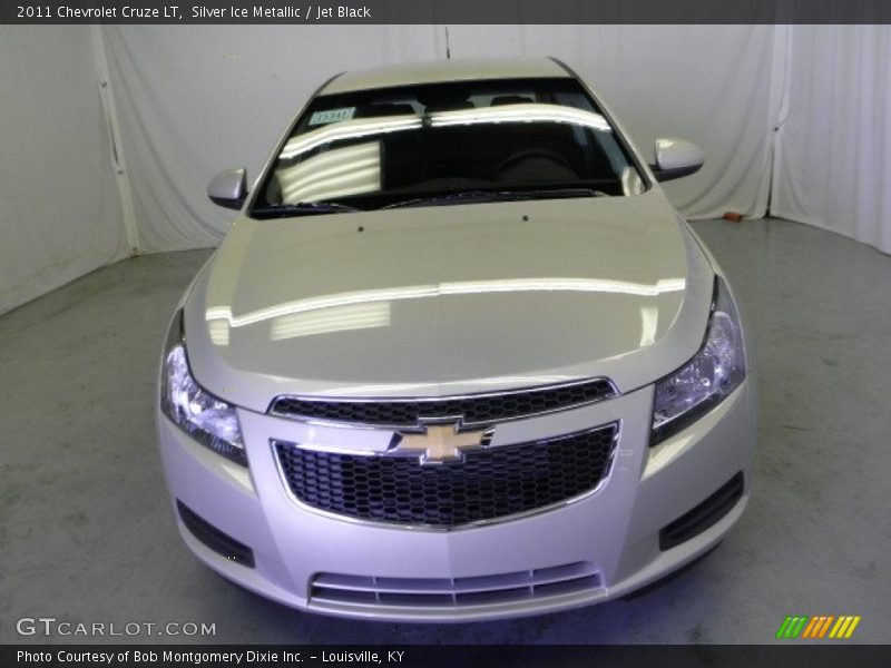 Silver Ice Metallic / Jet Black 2011 Chevrolet Cruze LT