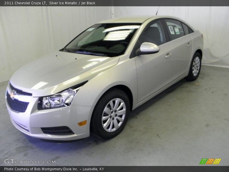 Silver Ice Metallic / Jet Black 2011 Chevrolet Cruze LT
