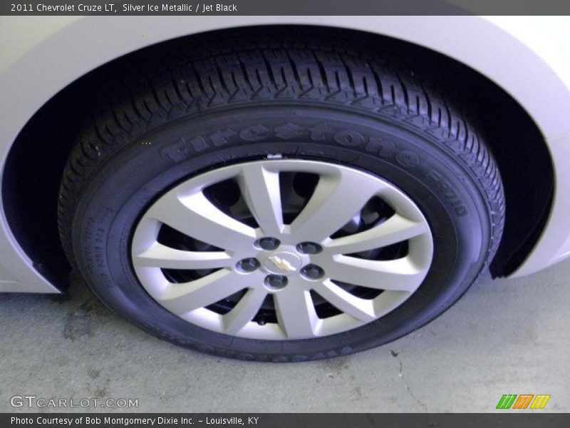 Silver Ice Metallic / Jet Black 2011 Chevrolet Cruze LT