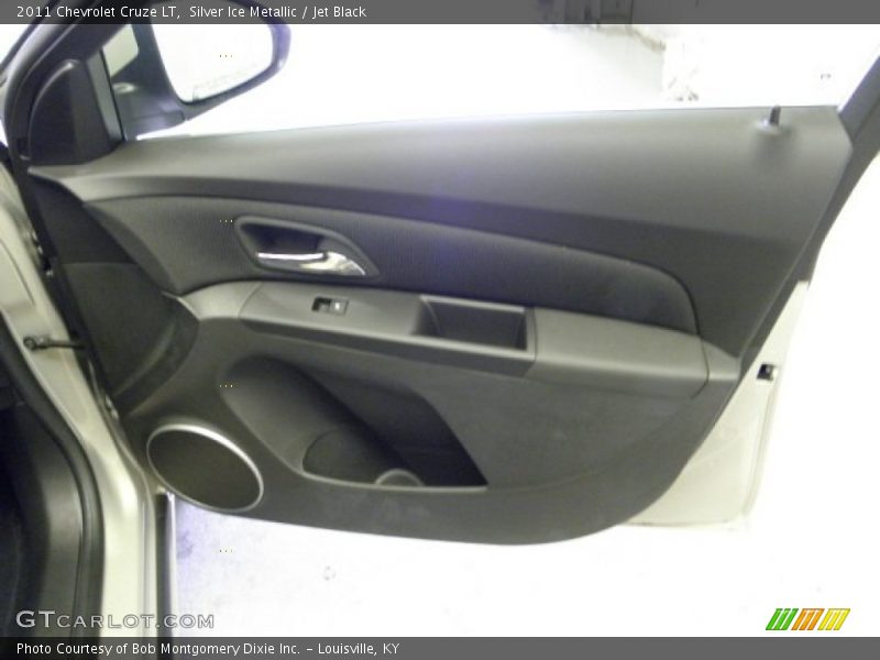 Silver Ice Metallic / Jet Black 2011 Chevrolet Cruze LT
