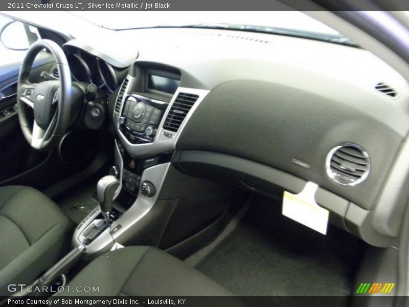 Silver Ice Metallic / Jet Black 2011 Chevrolet Cruze LT