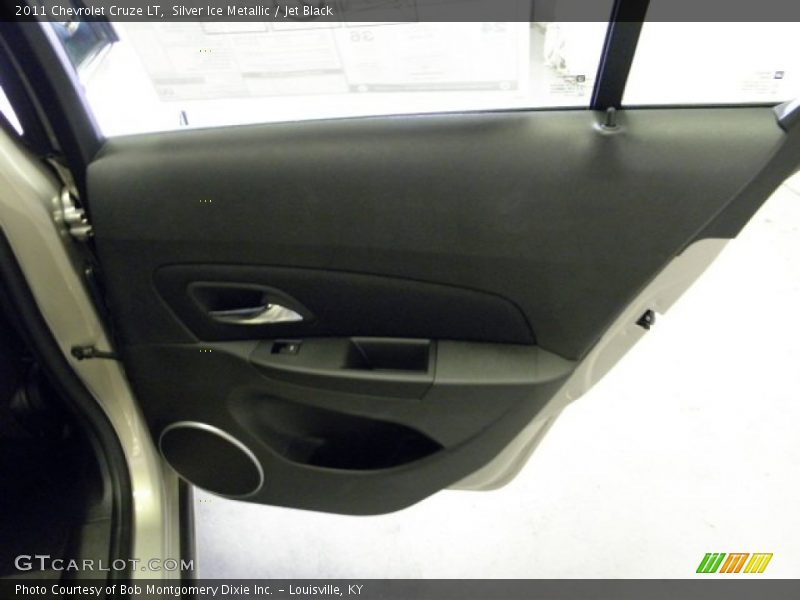 Silver Ice Metallic / Jet Black 2011 Chevrolet Cruze LT