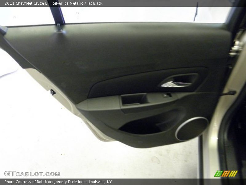 Silver Ice Metallic / Jet Black 2011 Chevrolet Cruze LT