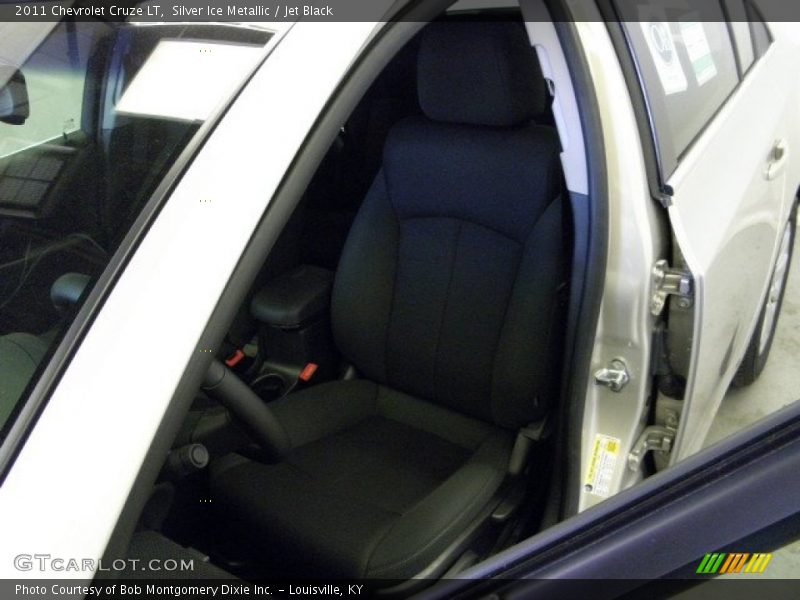 Silver Ice Metallic / Jet Black 2011 Chevrolet Cruze LT