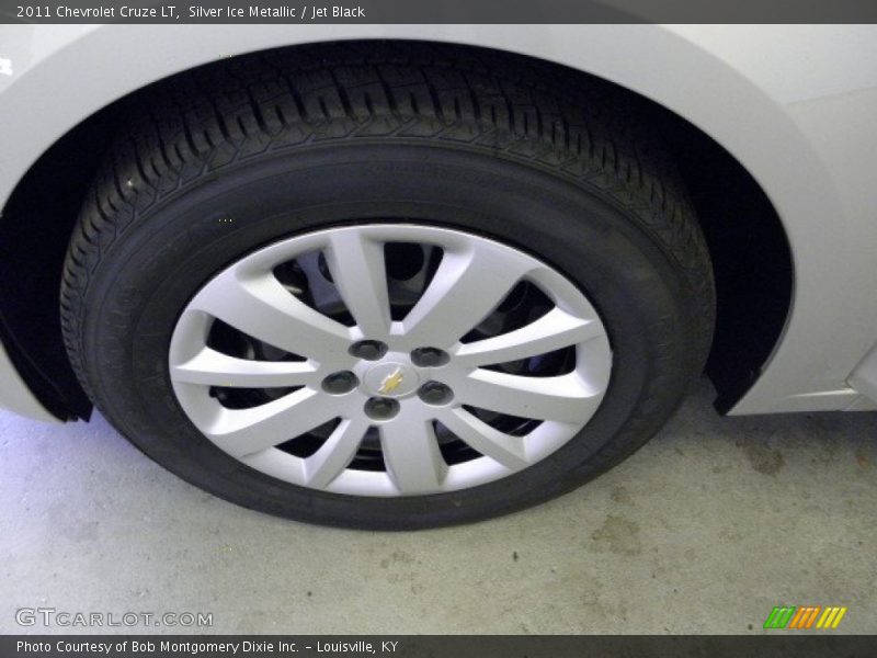 Silver Ice Metallic / Jet Black 2011 Chevrolet Cruze LT