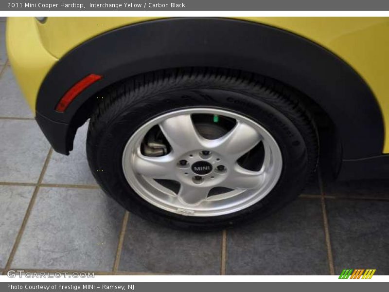 Interchange Yellow / Carbon Black 2011 Mini Cooper Hardtop