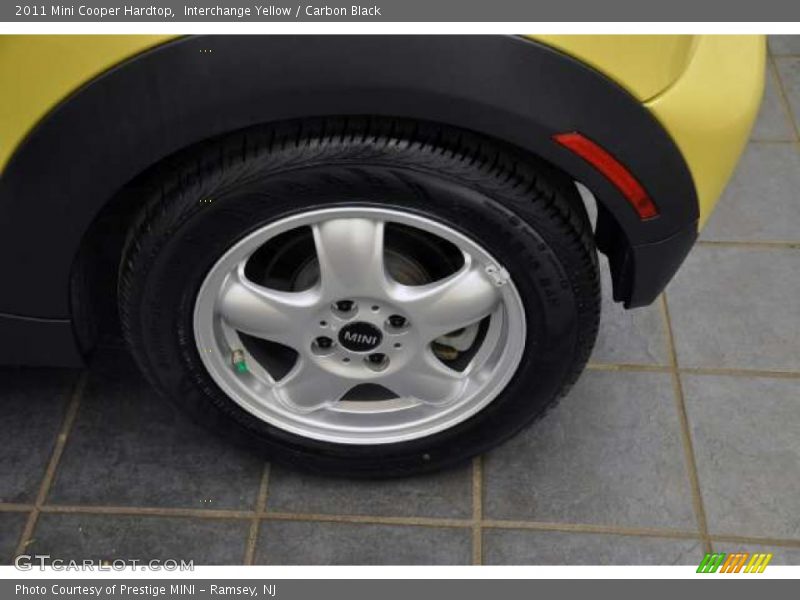 Interchange Yellow / Carbon Black 2011 Mini Cooper Hardtop