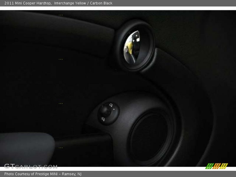 Interchange Yellow / Carbon Black 2011 Mini Cooper Hardtop
