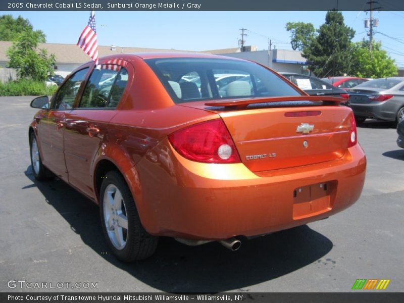 Sunburst Orange Metallic / Gray 2005 Chevrolet Cobalt LS Sedan