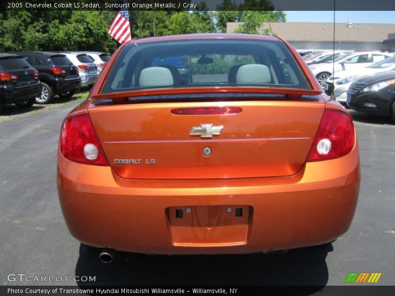 Sunburst Orange Metallic / Gray 2005 Chevrolet Cobalt LS Sedan