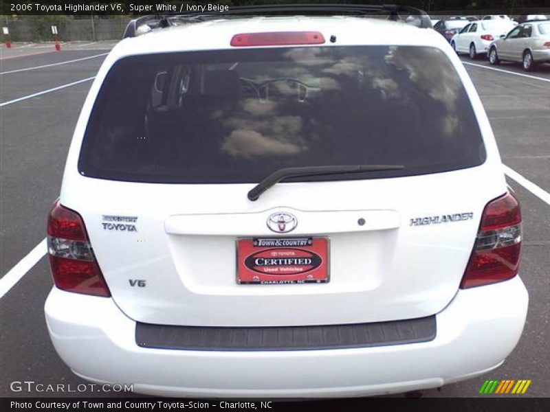 Super White / Ivory Beige 2006 Toyota Highlander V6