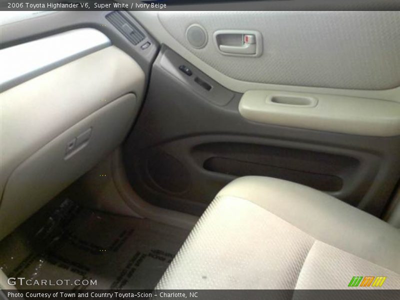 Super White / Ivory Beige 2006 Toyota Highlander V6