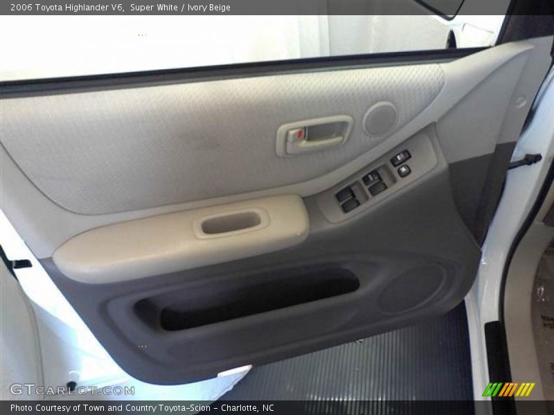 Super White / Ivory Beige 2006 Toyota Highlander V6