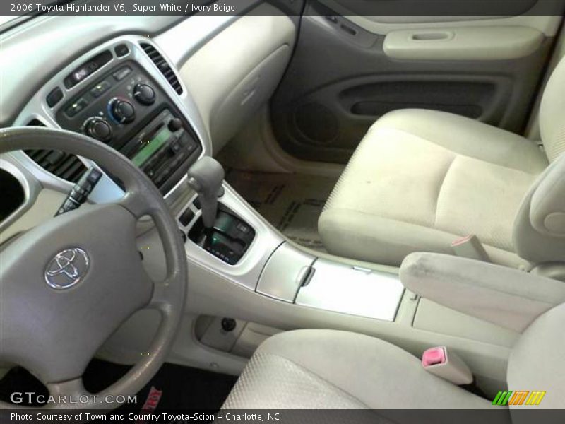 Super White / Ivory Beige 2006 Toyota Highlander V6